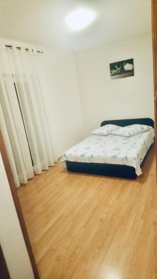 Apartmani Niko 1 Radovin Buitenkant foto